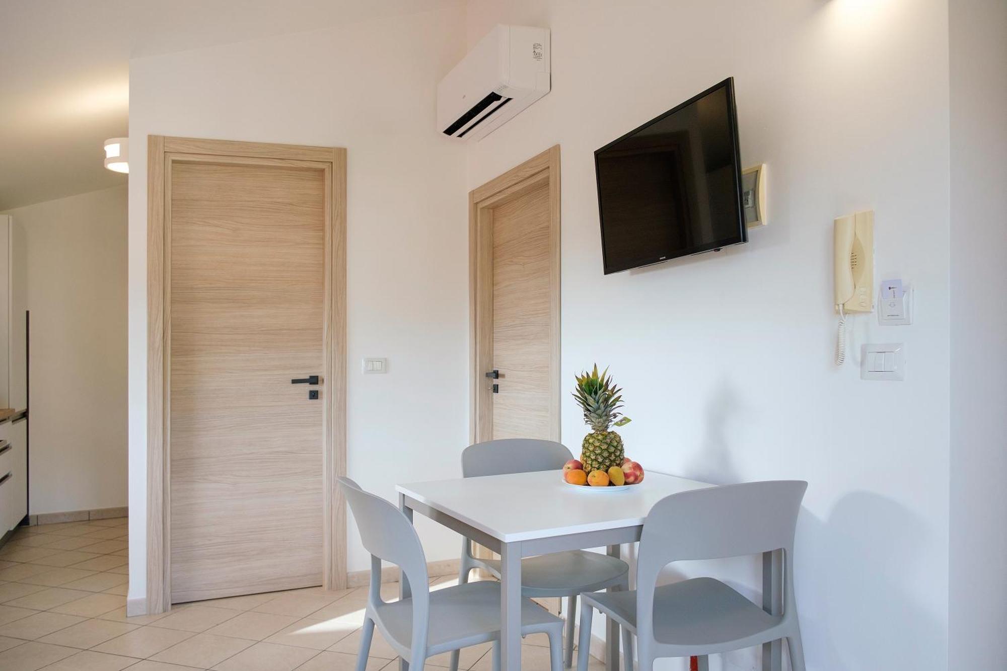 Magico Apartments - 450M Dalla Spiaggia Капо-д'Орландо Екстер'єр фото