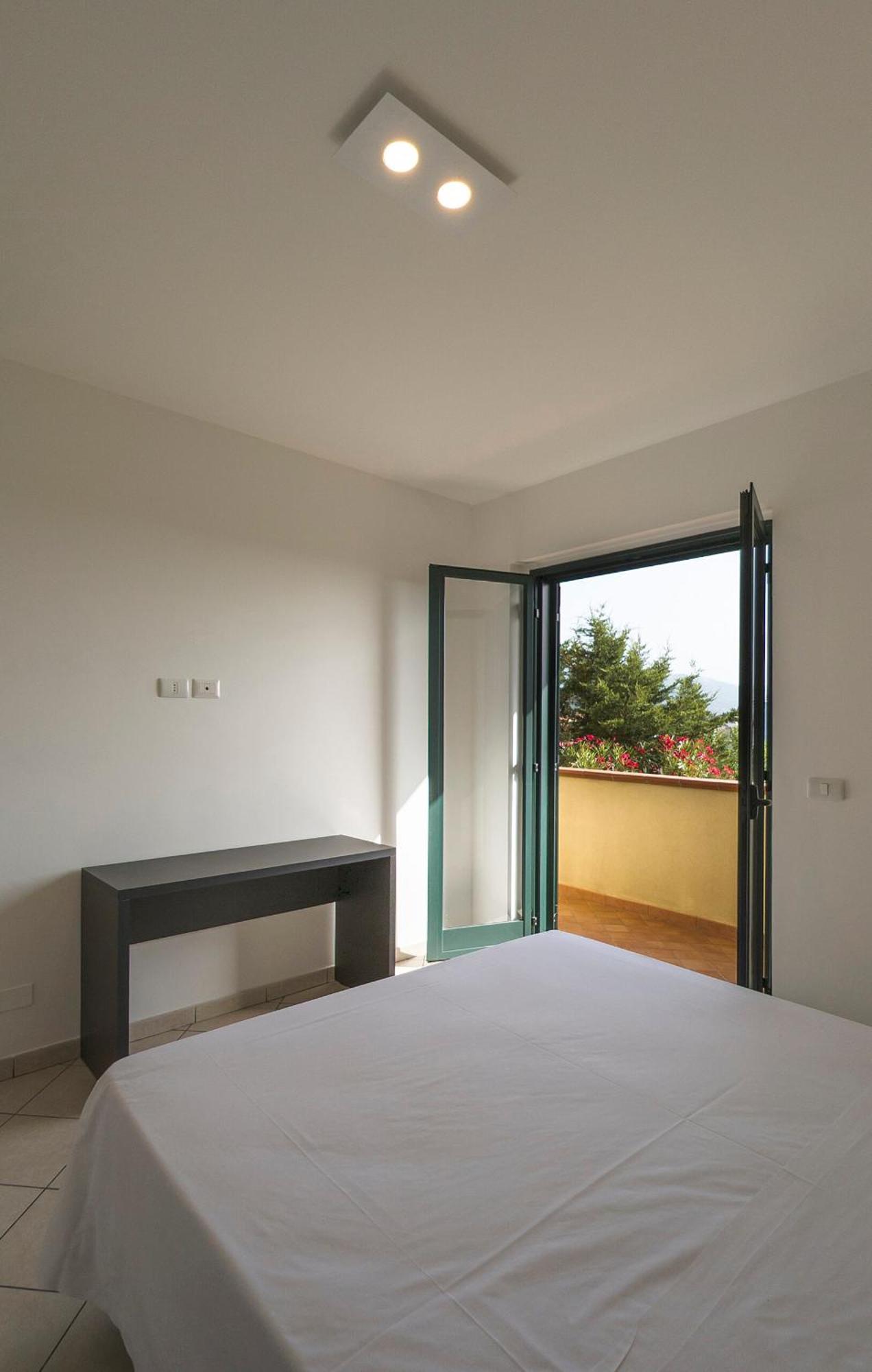 Magico Apartments - 450M Dalla Spiaggia Капо-д'Орландо Екстер'єр фото